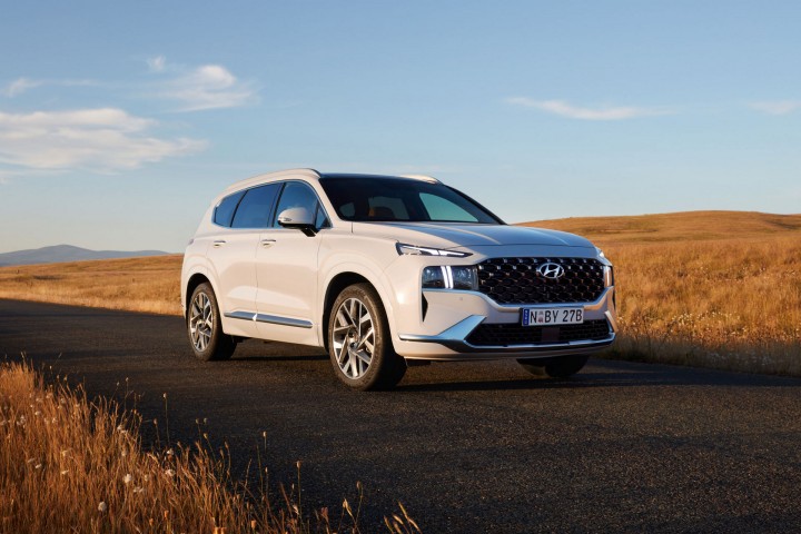 2021-Hyundai-Santa-Fe-012021-Hyundai-Santa-Fe-01