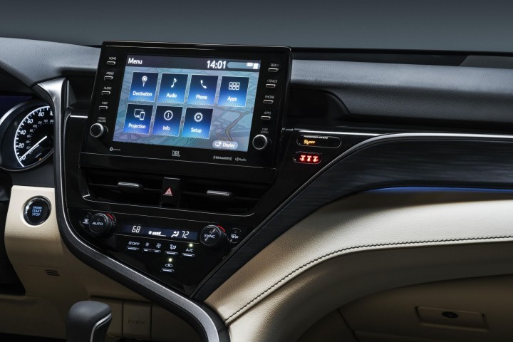 Hệ thống giải trí trên Toyota Camry 2021