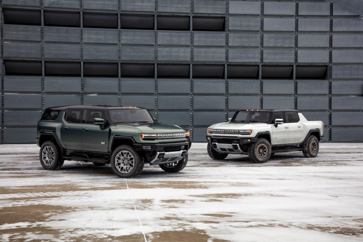 2024-GMC-Hummer-EV-SUV-2-1