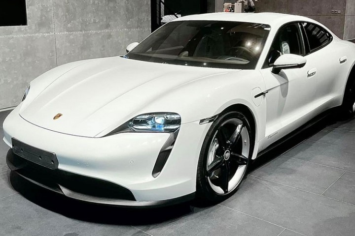 tang-chong-lamborghini-di-bang-nhan-qua-porsche-taycan-85-ty-Hinh-3