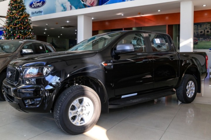 Ford ranger ban chay
