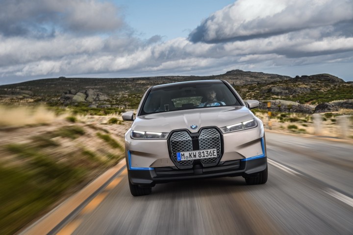 BMW-iNext-SUV-19-6317-16051569-2094-8923-1605162841