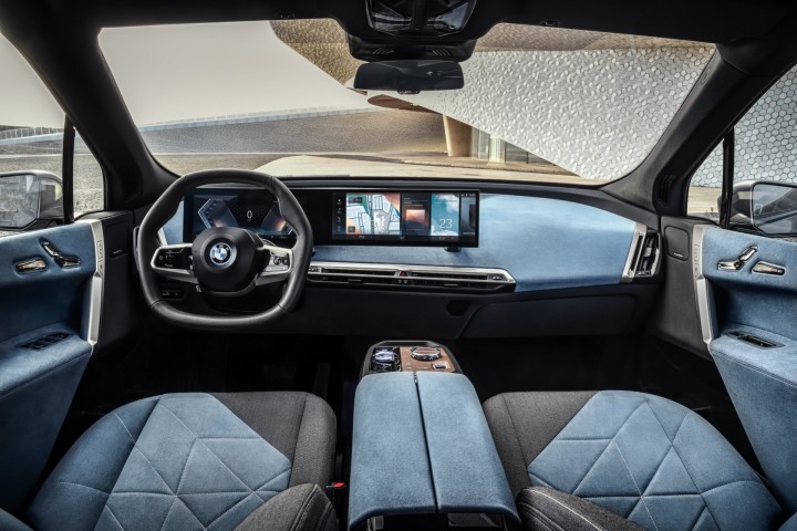 BMW-iNext-SUV-31-1772-16051570-5672-8124-1605162842