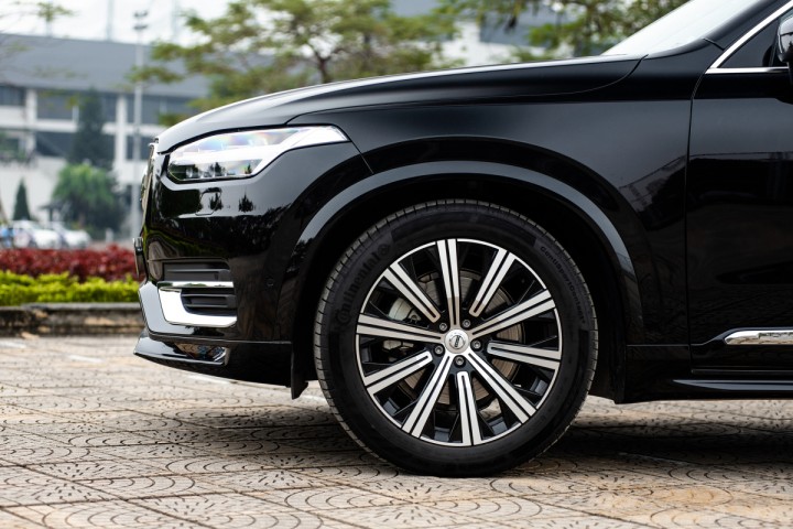 Volvo-XC90-3-1577940005
