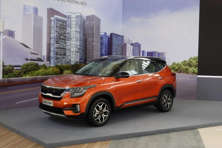 So-sanh-Kia-Seltos-Luxury-va-Premium