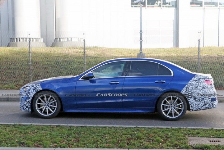 Mercedes-Benz se trinh lang C-Class 2022 trong thang nay