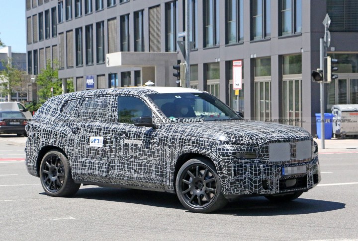2023-bmw-x8-5