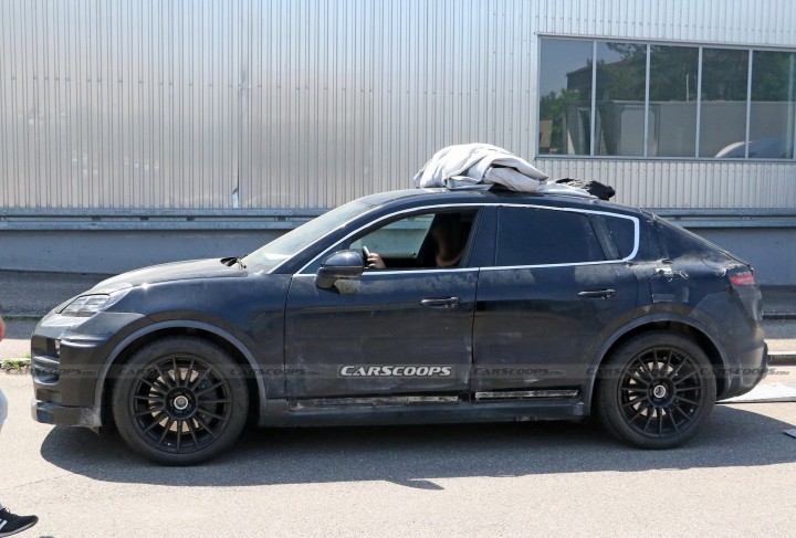 2023-porsche-macan-ev-2-16250564943871231442945