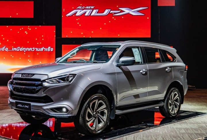 Isuzu Mu-X 2022 tại Thái Lan