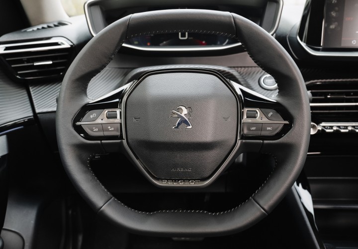 vo-lang-peugeot-2008