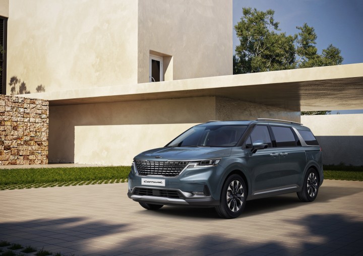 2022-Kia-Carnival-Sedona-MPV-1