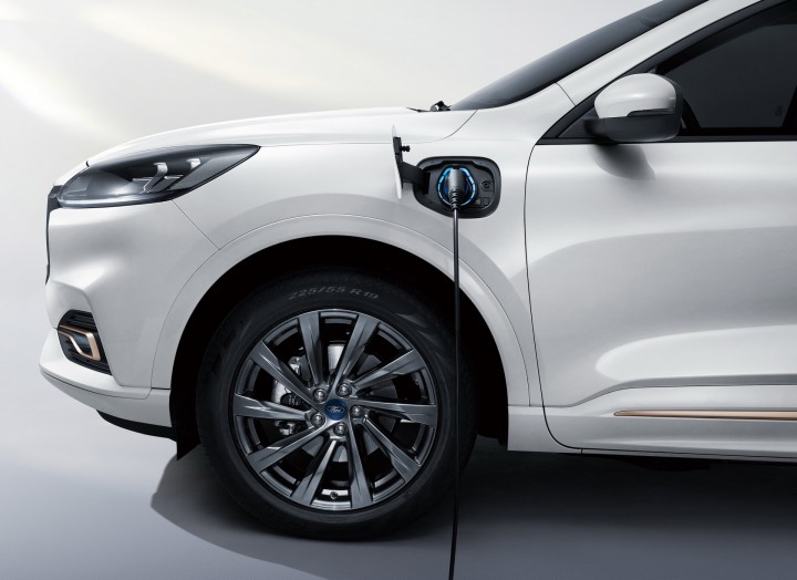 2021-ford-escape-phev-china