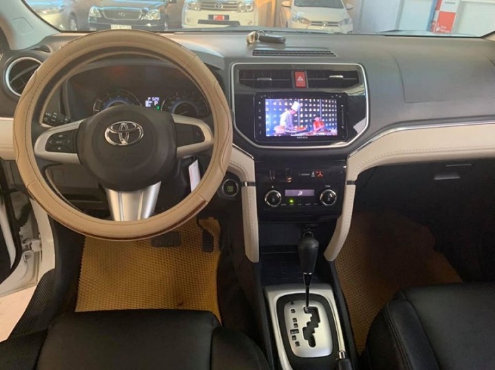 tien-nghi-Toyota-Rush