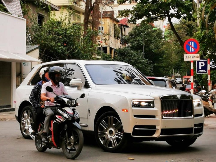 Rolls-Royce-Cullinan_1