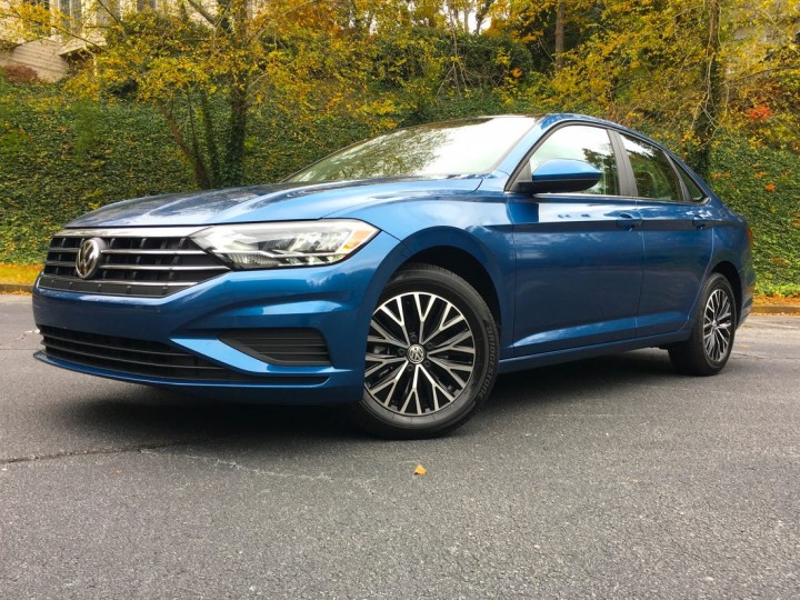 mua-xe-Volkswagen-Jetta-2020