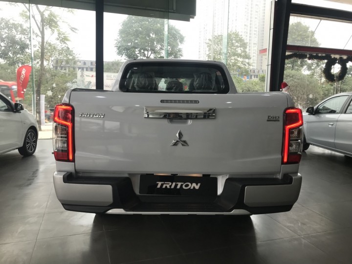 duoi-xe-Mitsubishi-Triton