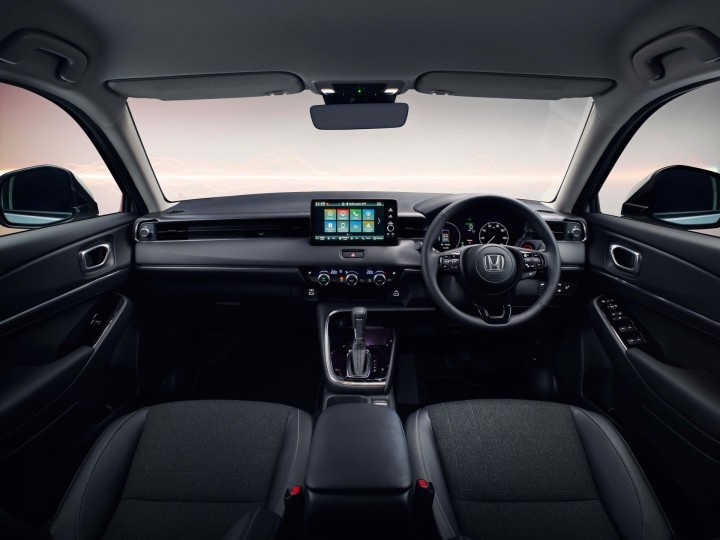 2021-honda-hr-v-ehev-europe-4