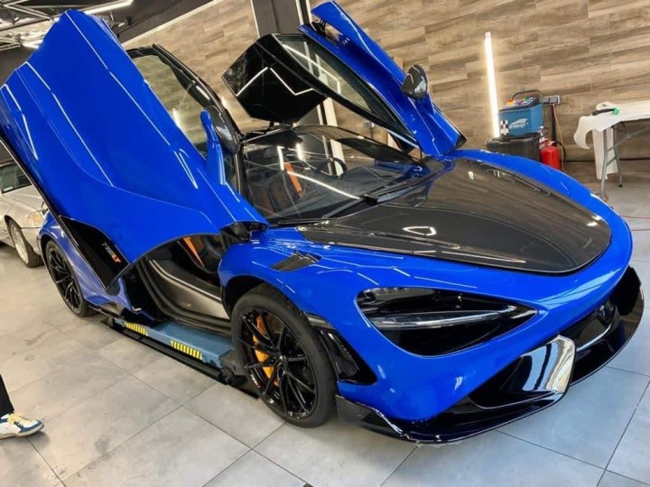 McLaren 765LT của vị đại gia chơi lan đột biến có màu xanh đậm chất nam tính