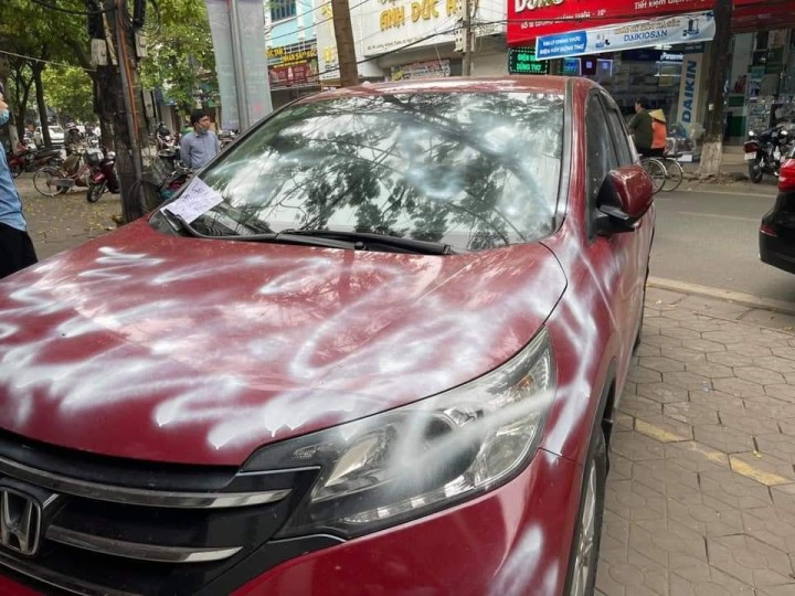 Chiếc Honda CR-V bị xịt sơn trắng tại quận Ngô Quyền, TP. Hải Phòng