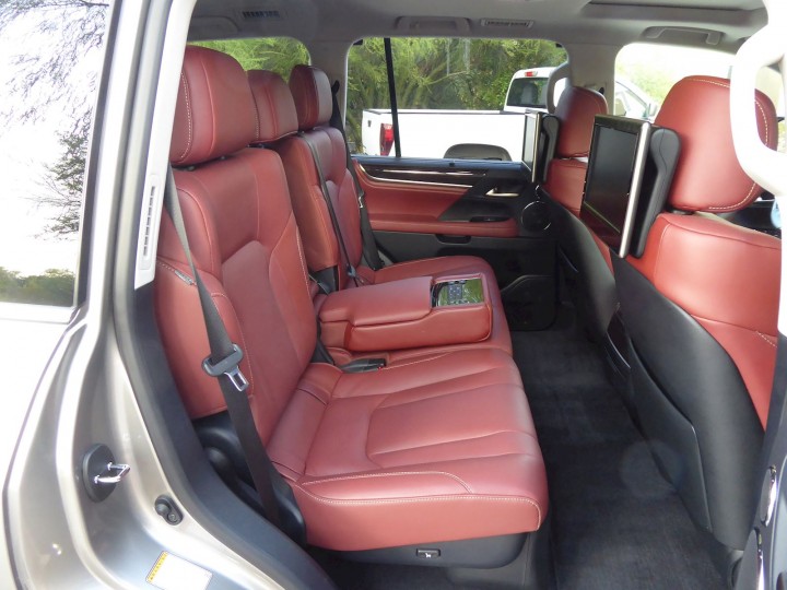 lexus-lx570-khoang-hanh-k