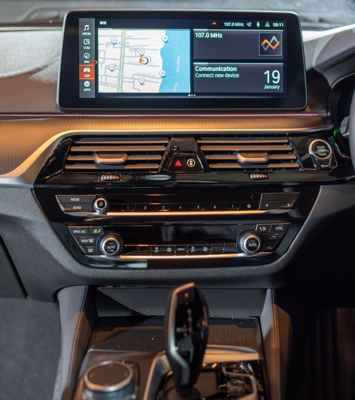 BMW-5-series-2021-09