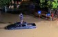 Thái Nguyên chìm trong mưa lớn, ô tô ngập đến nóc giữa phố