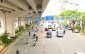 Hỗn loạn ngày đầu phân làn: Xe máy ùn ùn tràn vào làn ôtô trên đường Phạm Văn Đồng