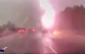 [VIDEO] Hú hồn chiếc xe suýt bị sét đánh trúng trên đường cao tốc