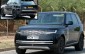 Range Rover chạy điện lộ diện ‘không che’ trên đường phố trước ngày ra mắt