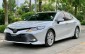 Toyota Camry 2020 lăn bánh 4 năm lên sàn xe cũ với giá chưa tới 1 tỷ đồng