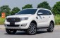 Chạy hơn 6 vạn km, Ford Everest Titanium 2021 trượt giá ngang một chiếc Toyota Vios