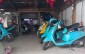 Không lo hết pin giữa đường: Người dùng xe máy điện Sài Gòn sạc pin ngay tại quán cà phê